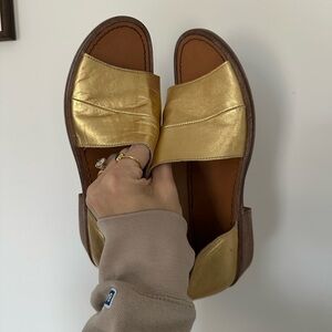 Free People Slides